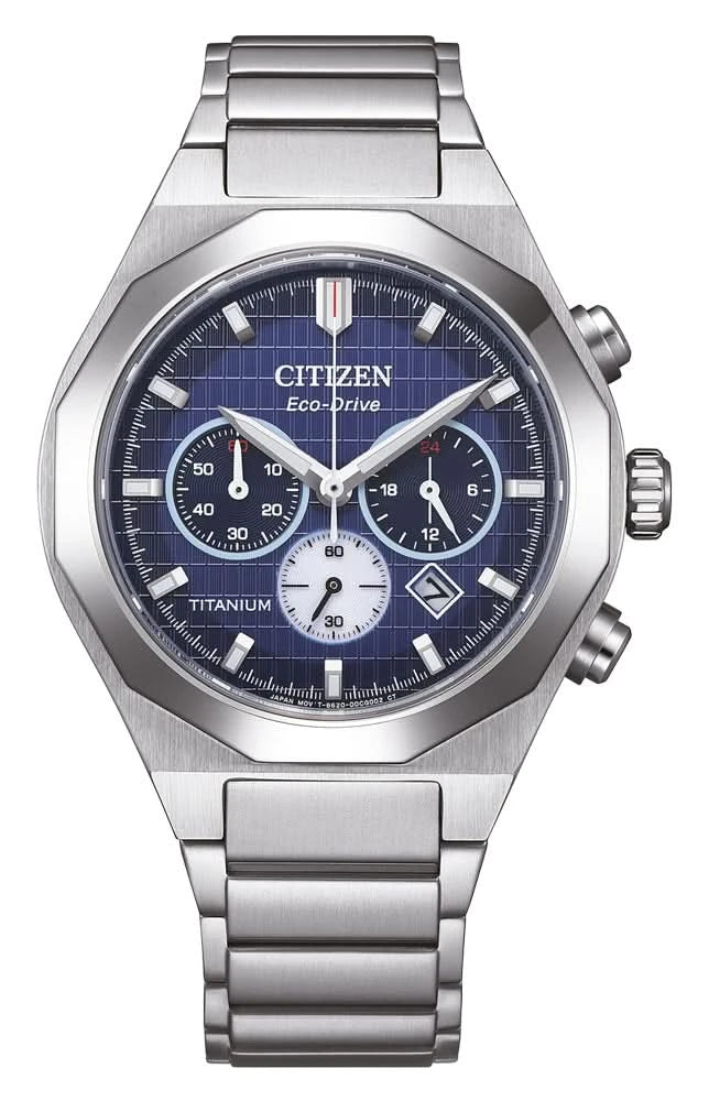 Montre chronographe pour homme avec cadran bleu et bracelet en titane.