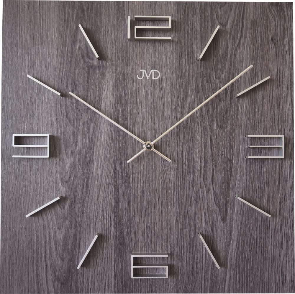Horloge murale en bois avec aiguilles argentées, marqueurs de chiffres et logo JVD