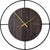 Horloge murale avec cadran en bois marron foncé, cadre en métal noir et aiguilles dorées