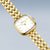 Montre pour femme avec bracelet doré et boîtier carré arrondi, cadran blanc