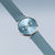 Bracelet pour homme Gros plan : cadran bleu avec design chronographe et bracelet bleu