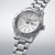 Herrenarmbanduhr Seiko 5 Sports mit silbernem Metallband und weißem Zifferblatt