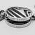 Collier avec médaille ronde en argent, texte « LIVE LONG » et « AND PROSPER »