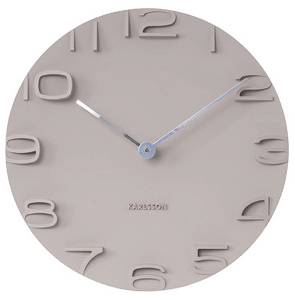 Horloge murale Karlsson avec cadran gris clair, chiffres et aiguilles blancs