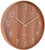 Horloge murale ronde en bois clair avec chiffres et aiguilles argentés