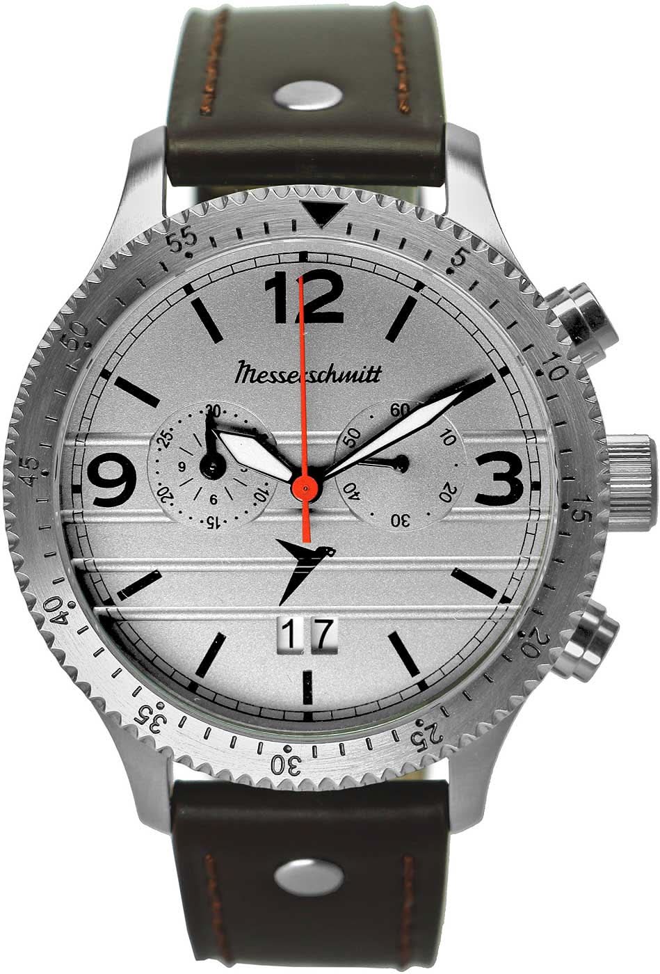 Montre homme avec cadran argenté, bracelet en cuir marron et détails chronographe