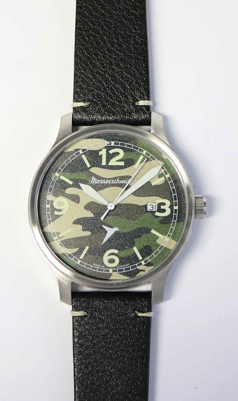 Bracelet pour homme avec boîtier argenté, bracelet en cuir noir et cadran camouflage