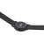 Rückseite der Damen-Armbanduhr mit schwarzem Armband und Prägungen