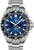 Montre homme : cadran bleu, affichage GMT, bracelet en acier et lunette noire.