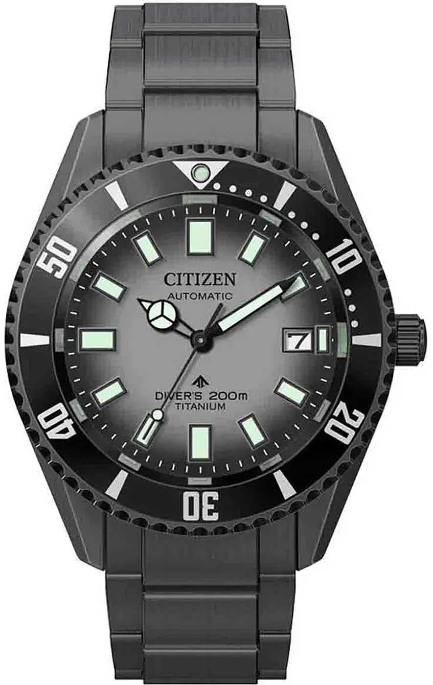 Montre de plongée en titane sombre avec cadran noir, index luminescents et lunette moletée