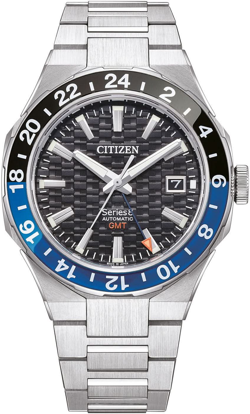 Montre homme avec cadran noir, lunette GMT bleue et bracelet en acier inoxydable argenté