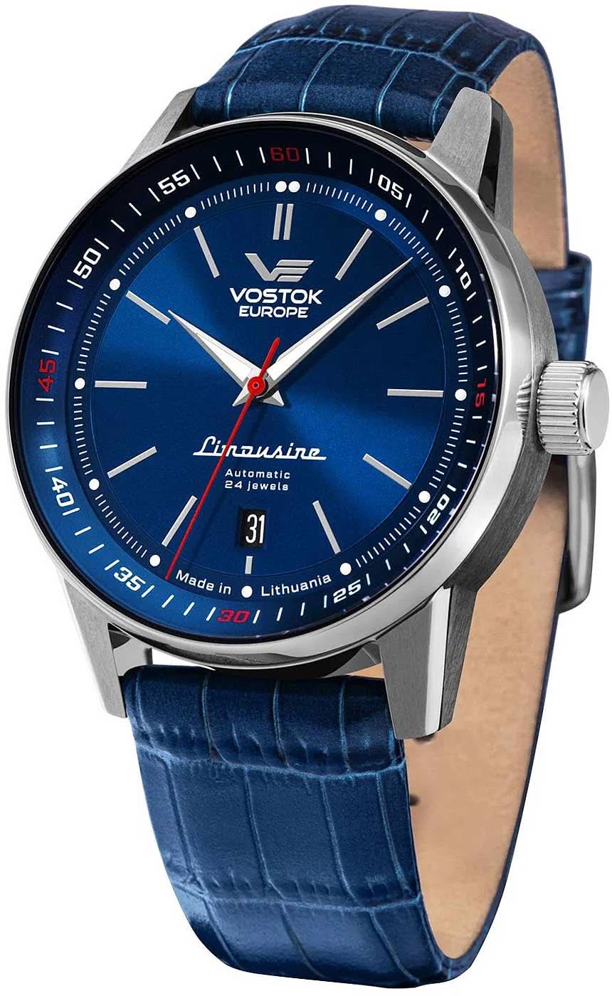 Montre homme : cadran bleu, aiguilles rouges, bracelet crocodile bleu, boîtier en acier inoxydable