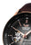Détail de montre homme : cadran noir avec mouvement apparent et aiguilles couleur or rose