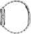 Montre homme avec bracelet en métal argenté, vue latérale du boîtier.
