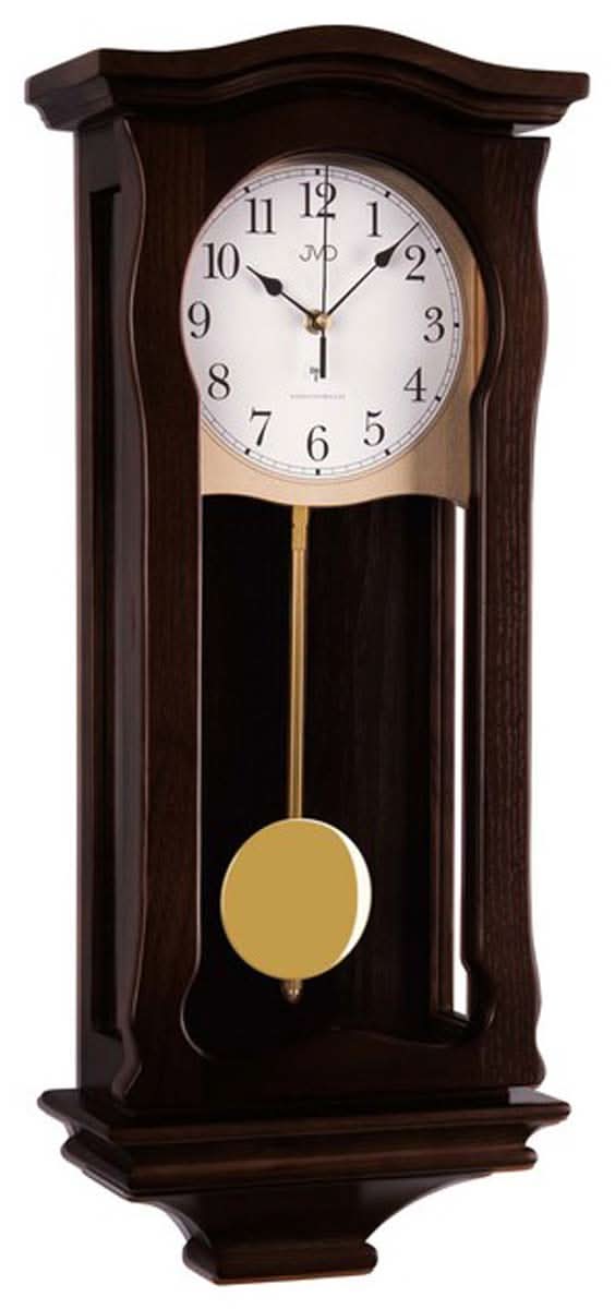 Horloge murale en bois avec mouvement à pendule, façade brun foncé, cadran rond avec aiguilles.
