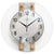 Horloge murale en bois avec cadran blanc, chiffres et aiguilles noirs
