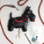 Horloge murale Allen Designs 38,1x29,2x5,1 cm Plastique • Design Scottie unique • Mouvement à quartz précis