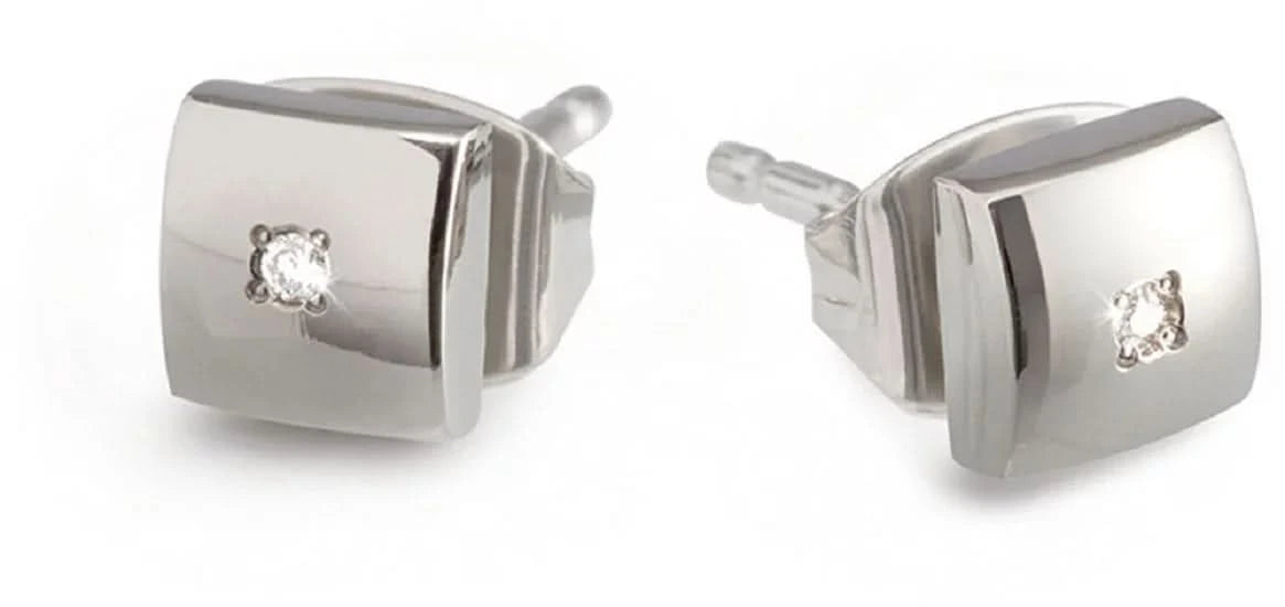 Boucles d'oreilles avec monture métallique carrée cannelée et petit diamant au centre