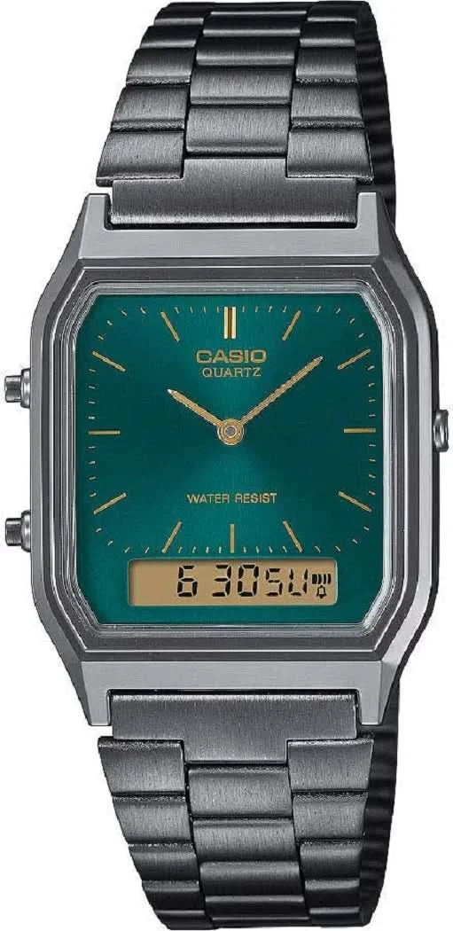 Montre Casio avec bracelet en métal gris foncé, boîtier rectangulaire et écran vert