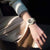 Casio G-Shock montre pour femme au poignet avec bracelet en plastique blanc et cadran rond