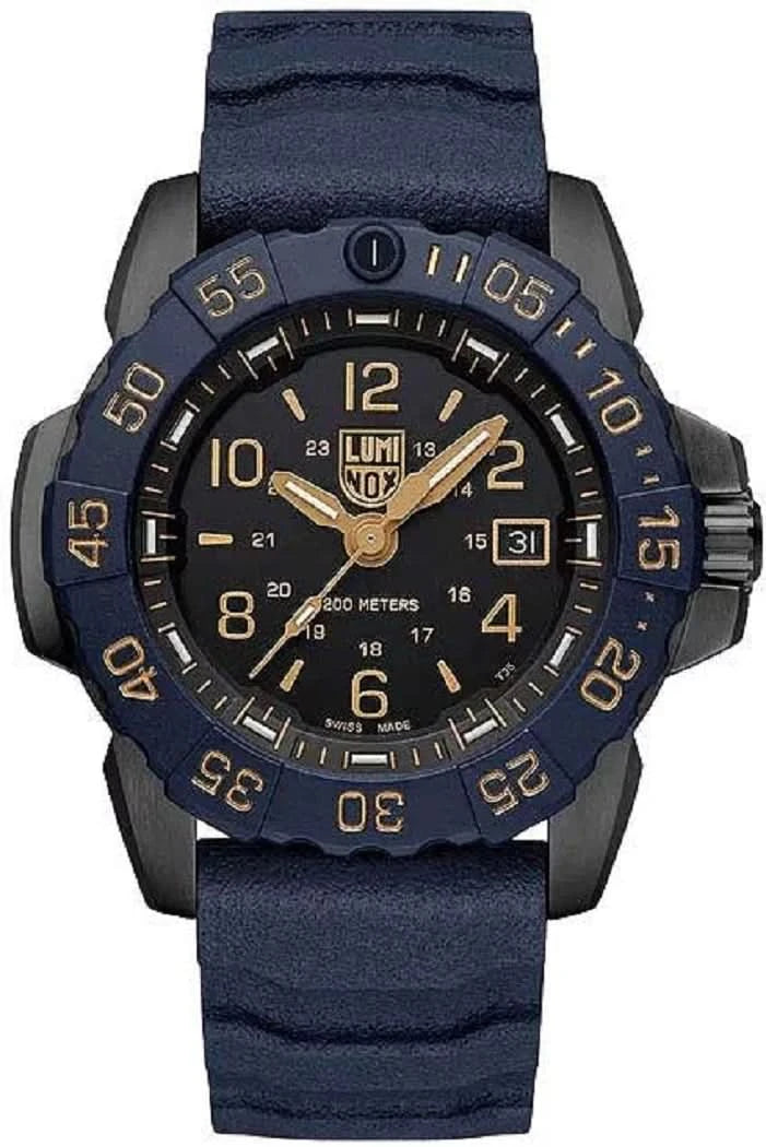 Montre homme avec bracelet en silicone bleu, cadran noir, index luminescents et guichet date.
