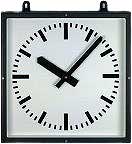 Horloge murale carrée avec cadran blanc et aiguilles noires, boîtier en métal