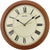 Horloge murale avec cadre aspect bois, cadran crème et chiffres romains