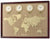Horloge murale avec cadre en bois, carte du monde et quatre petits cadrans ; SEIKO