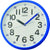 Horloge murale avec cadre en plastique bleu, cadran clair, chiffres arabes et logo SEIKO