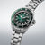 Seiko Prospex Taucheruhr mit grünem Zifferblatt, Stahlarmband und PADI-Schriftzug
