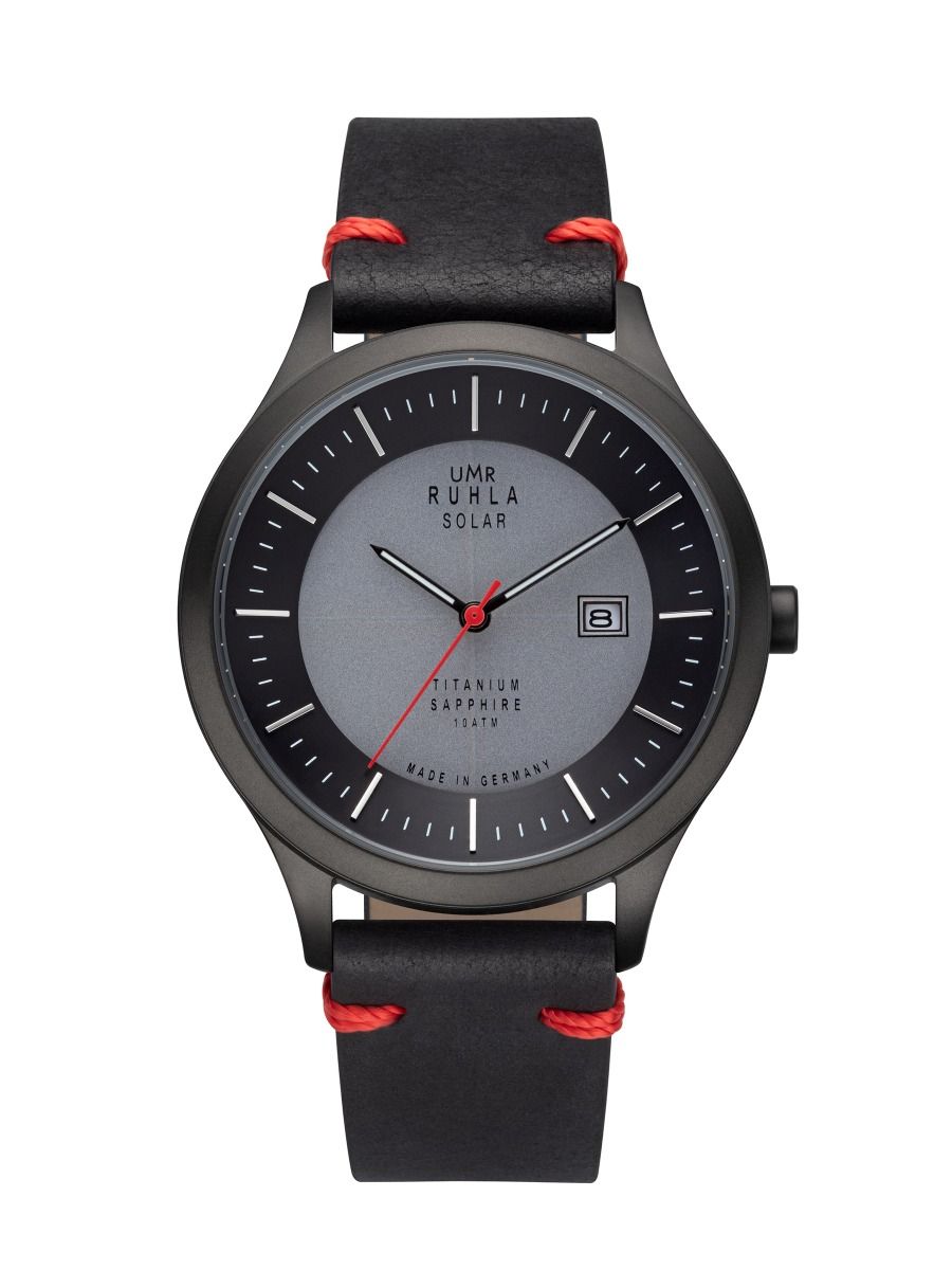 Montre solaire avec bracelet en cuir noir, boîtier rond, cadran noir et trotteuse rouge