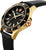 Montre homme en vue latérale avec cadran noir et bracelet en cuir noir