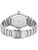 Rückseite einer Edelstahlarmbanduhr mit verschraubtem Boden und Metallarmband