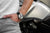 Montre de poignet avec bracelet en cuir noir et boîtier chronographe argenté
