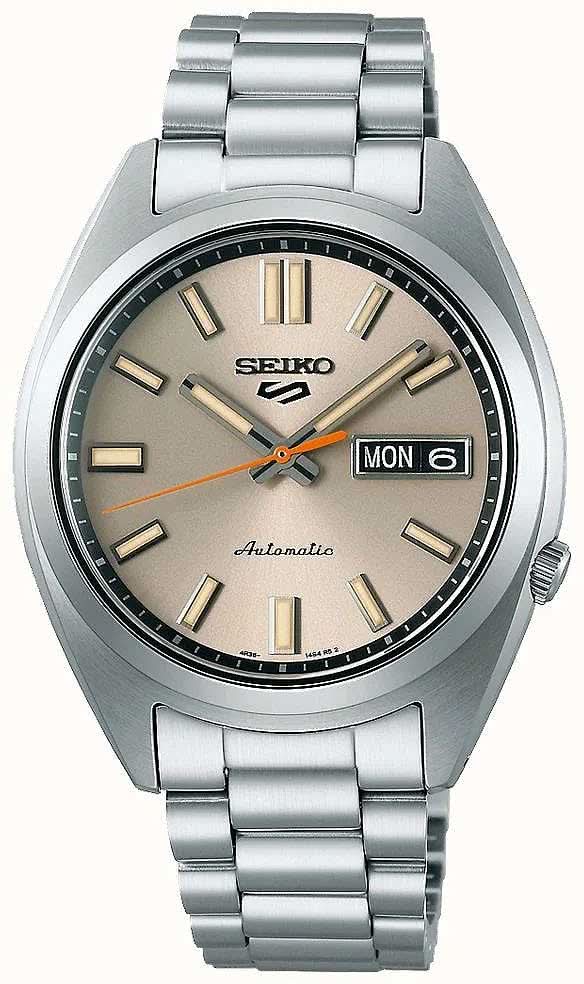 Seiko 5 Sports Herrenuhr mit Edelstahlarmband, beigem Zifferblatt und Datumsanzeige MON 6
