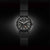 Montre homme avec cadran noir et bracelet en cuir noir, aiguilles et date