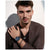 Herrenarmbanduhr am Handgelenk mit blauem Zifferblatt, Chronograph und Metallband