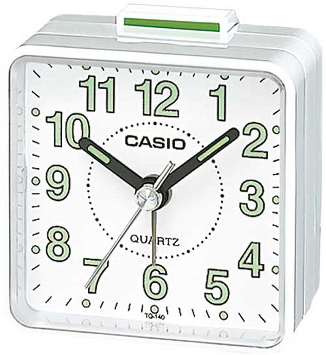 Réveil classique Casio 5,7 x 5,7 x 3,3 cm Plastique • Alarme par bip • Design compact
