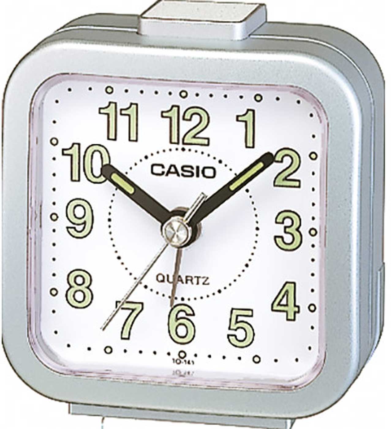 Réveil analogique à quartz CASIO avec boîtier argenté et cadran blanc
