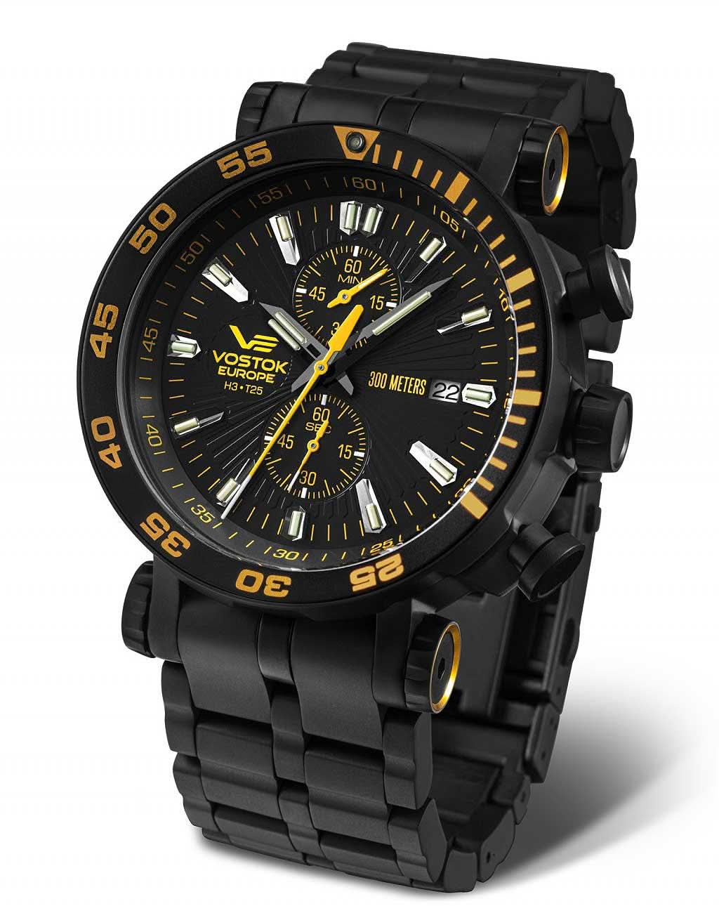Montre homme avec cadran noir, chronographe et bracelet en acier inoxydable noir