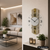 Wanduhr über Sideboard: weißes Ziffernblatt, graue Mitte und vertikales Holzdesign