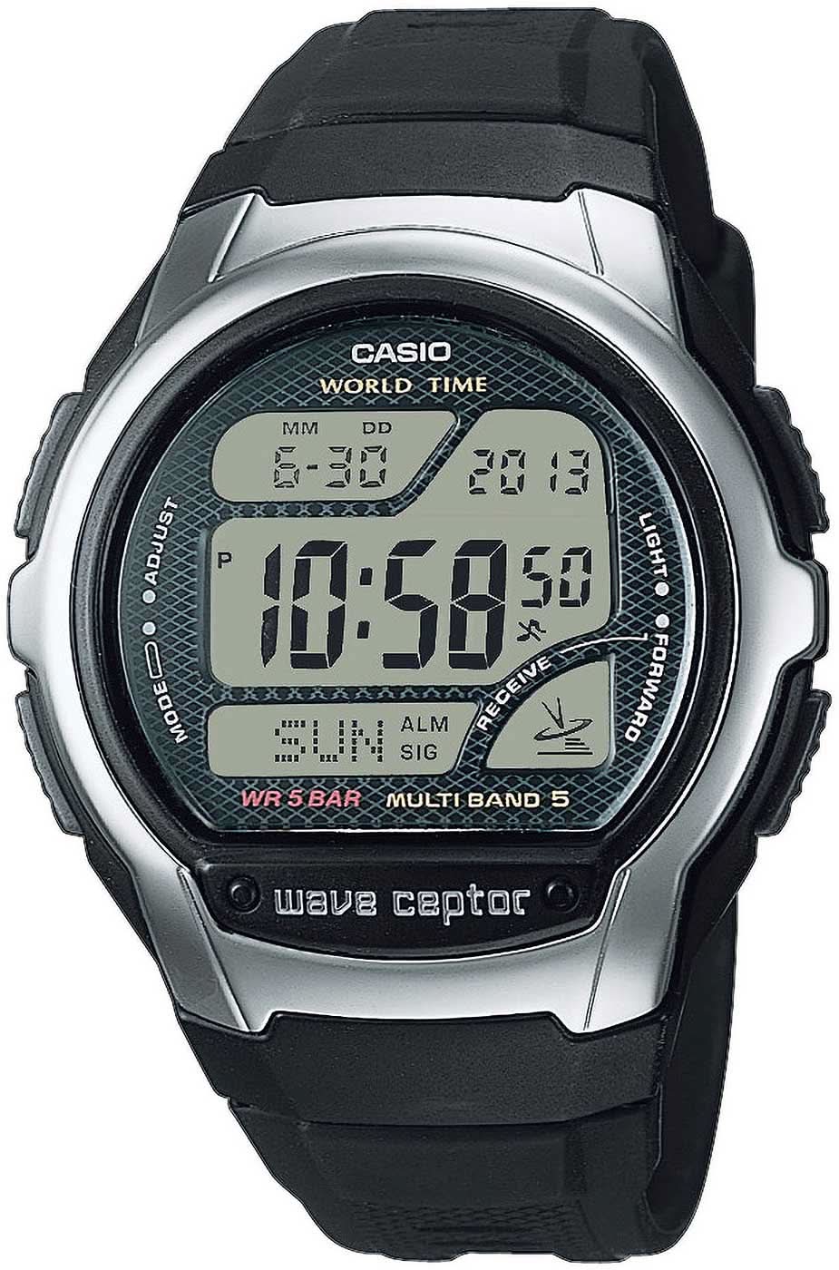 Montre radio-pilotée Casio avec affichage numérique, boîtier rond argenté et bracelet en caoutchouc noir
