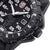 Montre homme de trois quarts avant : cadran noir avec guichet date et index luminescents