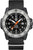 Montre homme avec bracelet textile noir, cadran noir et aiguilles orange.