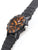 Luminox Herrenarmbanduhr seitlich, schwarzes Silikonband und Gehäuse, orange Akzente auf dem Zifferblatt