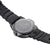 Fond de boîtier Luminox avec gravure en relief et bracelet noir ; lunette vissée.