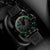 Montre de plongée Luminox en gros plan avec index luminescents sur cadran noir