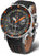Herrenarmbanduhr mit schwarzem Zifferblatt, orangefarbenen Markierungen und Lederarmband.