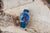 Montre pour homme avec cadran bleu et bracelet bleu sur fond clair