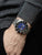 Zeppelin Herrenuhr am Handgelenk, blaues Zifferblatt und Edelstahlarmband